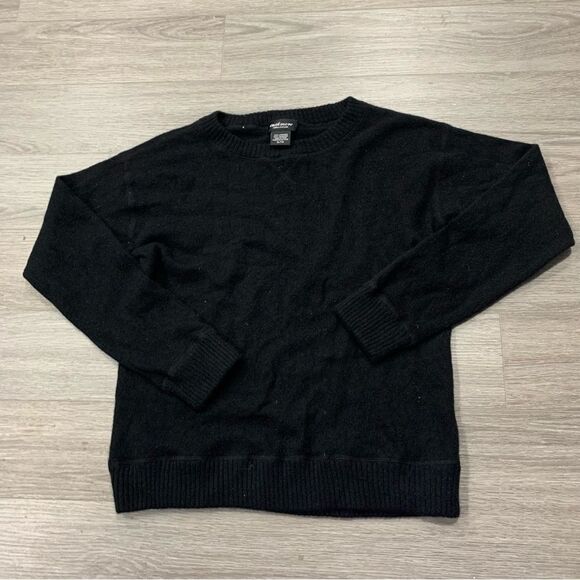 Lord & Taylor Sweaters - Lord and Taylor 100% cashmere black crewneck sweater